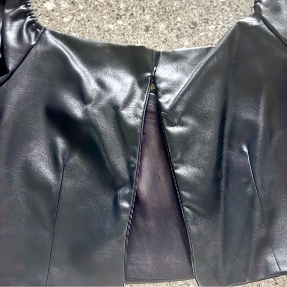 Lulu's Black Faux Leather Puff Sleeve Crop Top - Size M ⭐🖤 - Picture 7 of 13